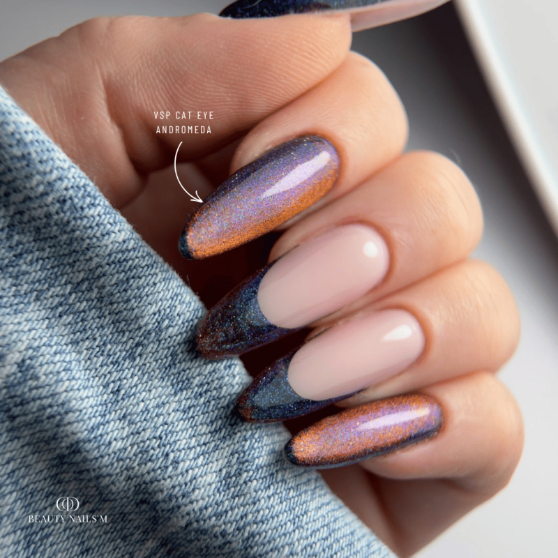 Pose d'ongles en amandes avec le vernis semi permanent Cat Eye Andromeda