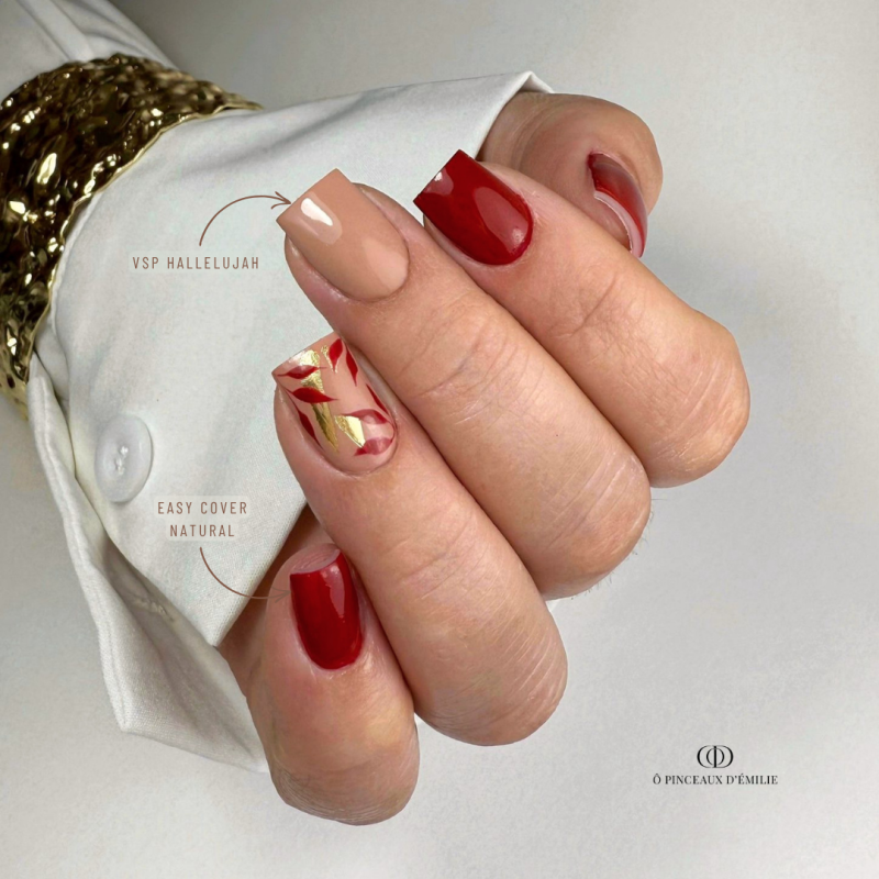 Pose d'ongles avec le vernis semi permanent Hallelujah, beige nude