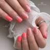 Pose d'ongles avec le vernis semi permanent Euphoria, rose orangé néon