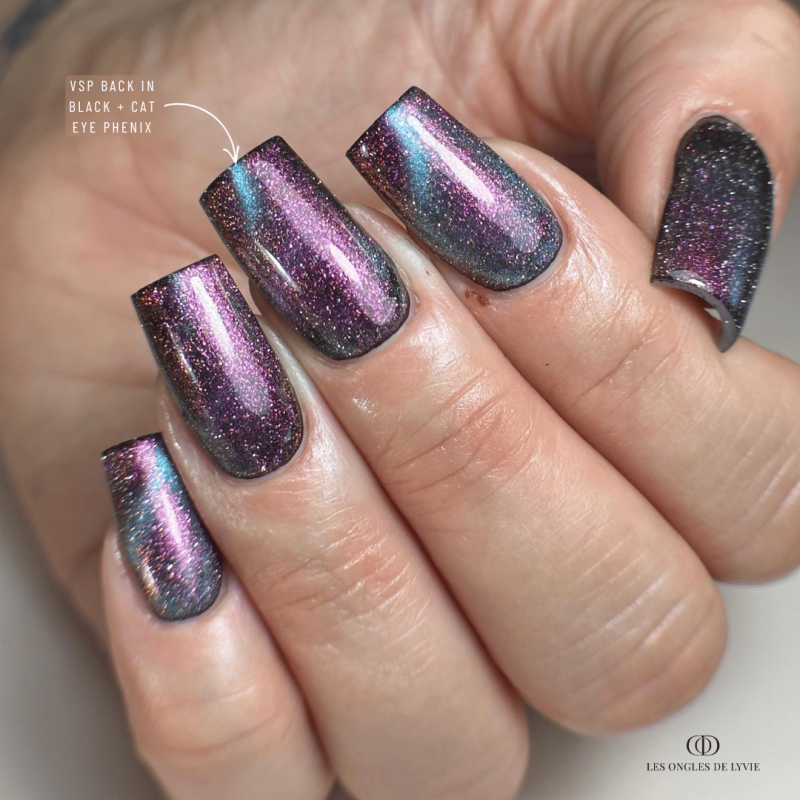 Pose d'ongles carrée avec le vernis semi permanent Cat Eye Phenix, rose violet émeraude