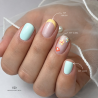 Pose d'ongles ovales avec le vernis semi permanent, orange pastel néon