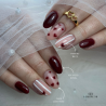 Pose en amandes avec le vernis semi-permanent Speed Demon, bordeaux