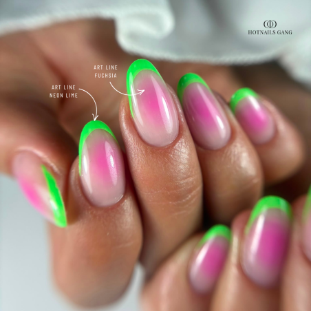 Pose d'ongles en amandes avec le gel paint Art Line Fuchsia, rose