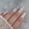Pose d'ongle en amandes avec le gel paint Art Line Metal Baby, rose métallique clair