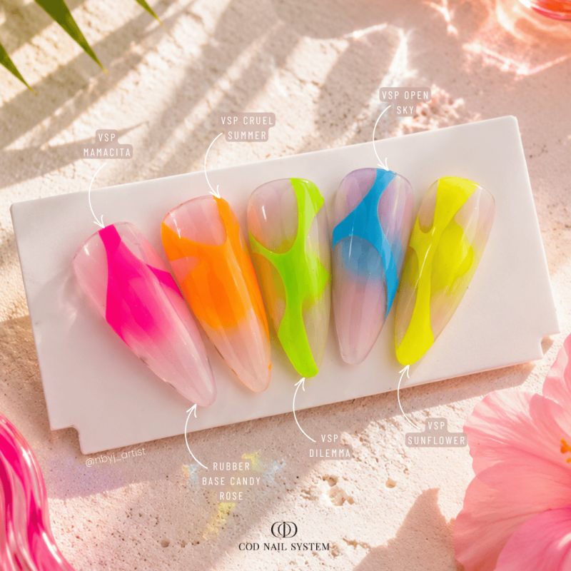 Capsules d'ongles avec la Rubber Base Candy Rose, rose pastel