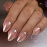 Pose d'ongles en amandes avec le Pigment Effet Perle