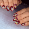 Pose ovale avec le vernis semi-permanent Speed Demon, bordeaux