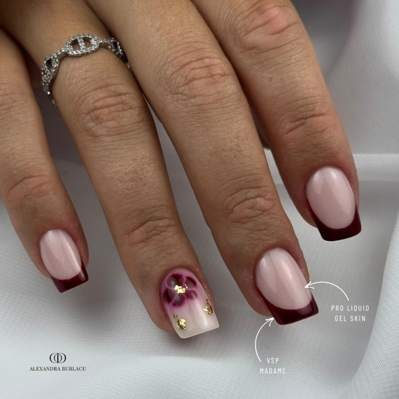 Pose carrée avec le vernis semi permanent Madame, bordeaux violine foncé